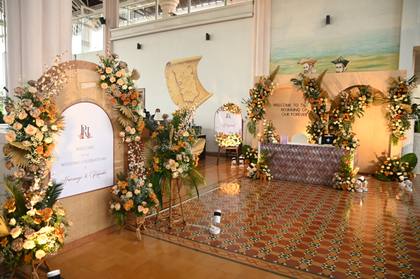 Signage and Gate / Entrance — Arrival / Lobby decor — Radisson Blu